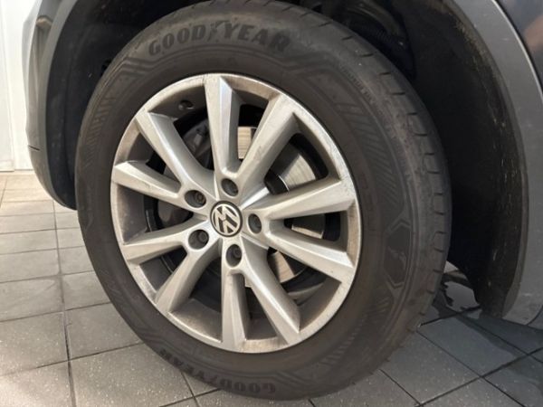 VW 3.0 V6 TDI 245 BlueMT Touareg [SC]