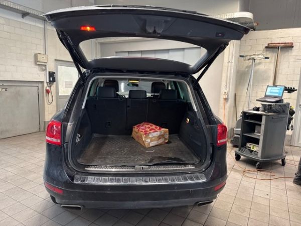 VW 3.0 V6 TDI 245 BlueMT Touareg [SC]
