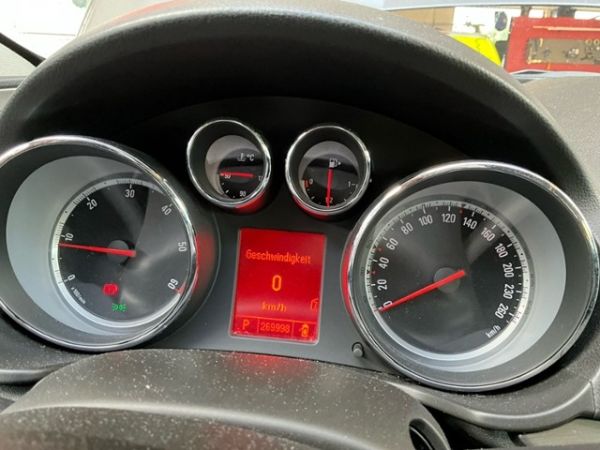 Opel Edition  AT Insignia 2.0 CDTI  [SC]