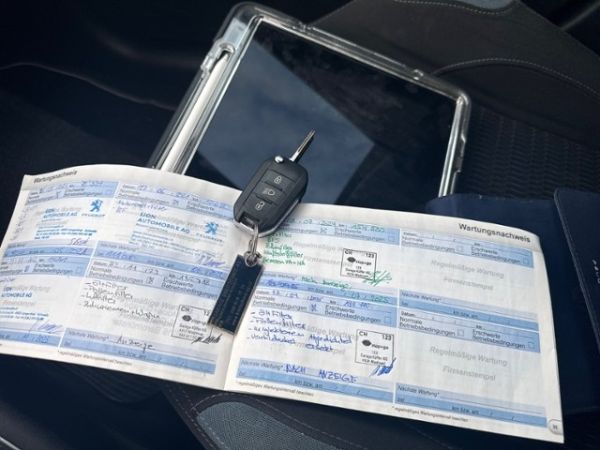 Peugeot 1.6 eHDI 115 Allure 208 [SC]
