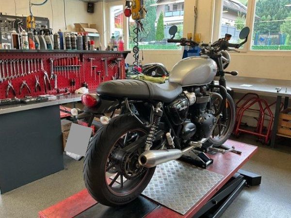 Triumph 900i ABS Street Twin [SC]