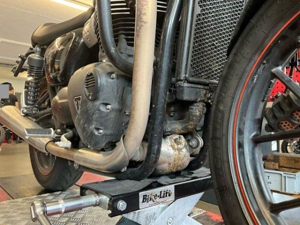 Triumph 900i ABS Street Twin [SC]