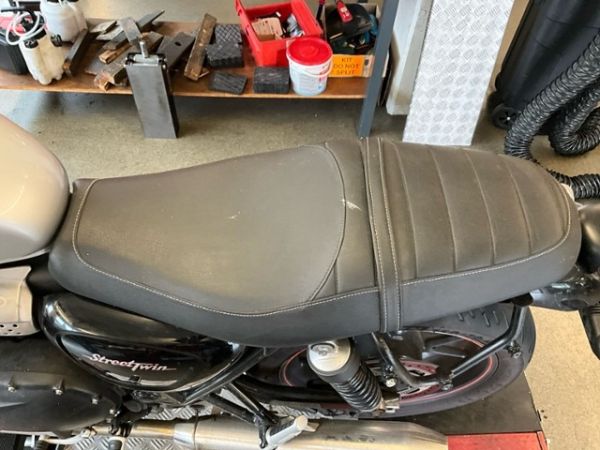 Triumph 900i ABS Street Twin [SC]
