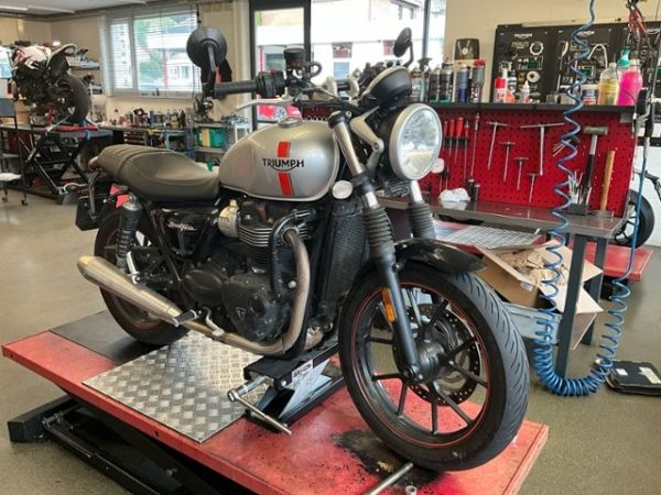 Triumph 900i ABS Street Twin [SC]