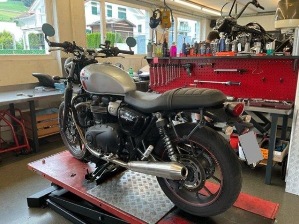 Triumph 900i ABS Street Twin [SC]