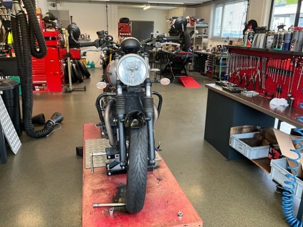 Triumph 900i ABS Street Twin [SC]