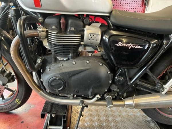 Triumph 900i ABS Street Twin [SC]