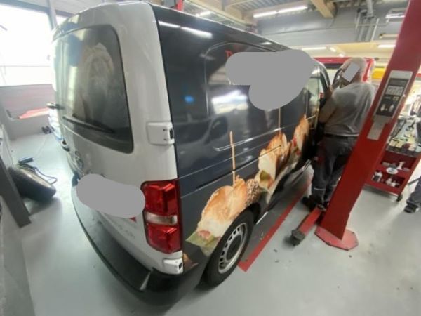 Opel 1.5 D 102 S/S Vivaro Cargo 2.7 t M [SC]