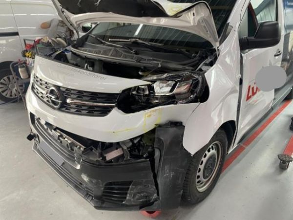 Opel 1.5 D 102 S/S Vivaro Cargo 2.7 t M [SC]