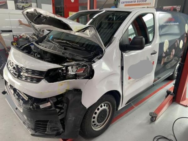 Opel 1.5 D 102 S/S Vivaro Cargo 2.7 t M [SC]