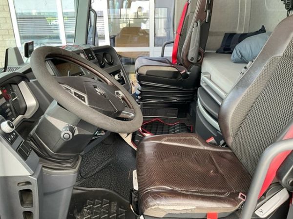 Renault 4x2 T520 [SC]