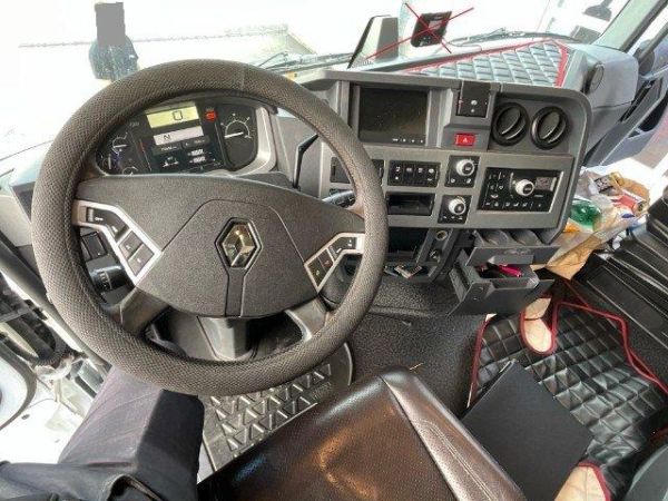 Renault 4x2 T520 [SC]