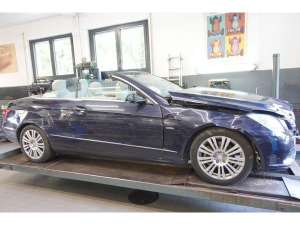 MERCEDESBENZ E 250 CGI BlueEfficiency Automatic, 204 PS [AZ]