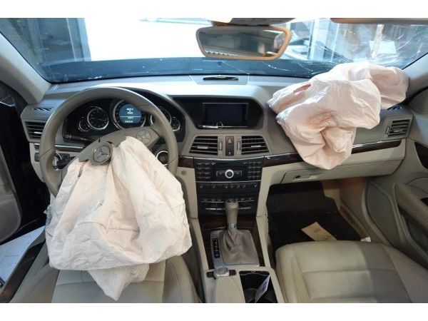 MERCEDESBENZ E 250 CGI BlueEfficiency Automatic, 204 PS [AZ]