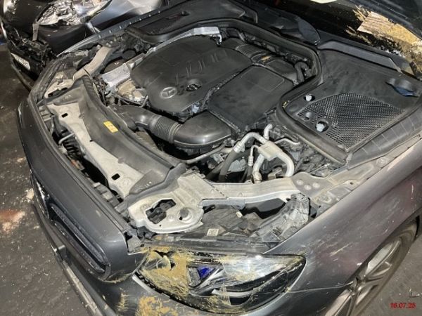 MERCEDESBENZ E 220 d Avantgarde 4Matic 9GTronic, 194 PS [AZ]