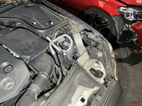 MERCEDESBENZ E 220 d Avantgarde 4Matic 9GTronic, 194 PS [AZ]
