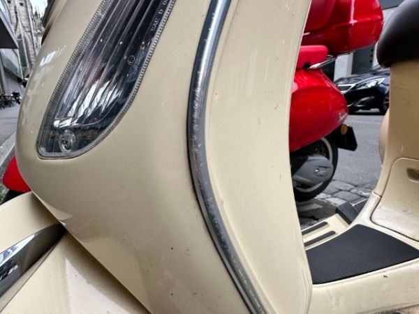 Piaggio Via della Moda Vespa 125 LXV [SC]