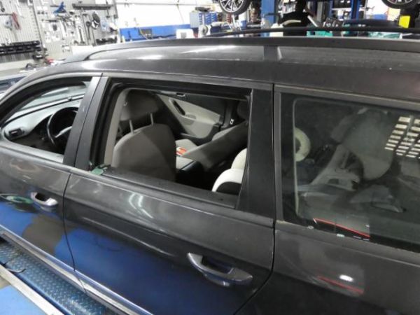 VW 2.0 TDI Sportline DSG Passat Variant [SC]