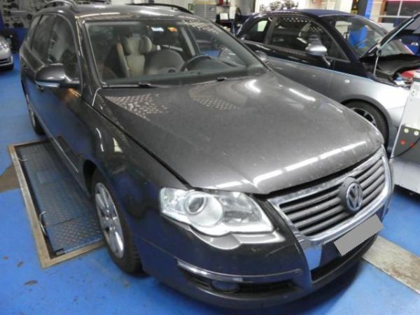VW 2.0 TDI Sportline DSG Passat Variant [SC]