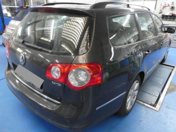 VW 2.0 TDI Sportline DSG Passat Variant [SC]