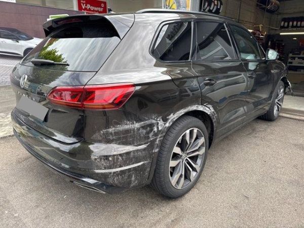 VW 3.0 V6 TSI RLine Touareg [SC]