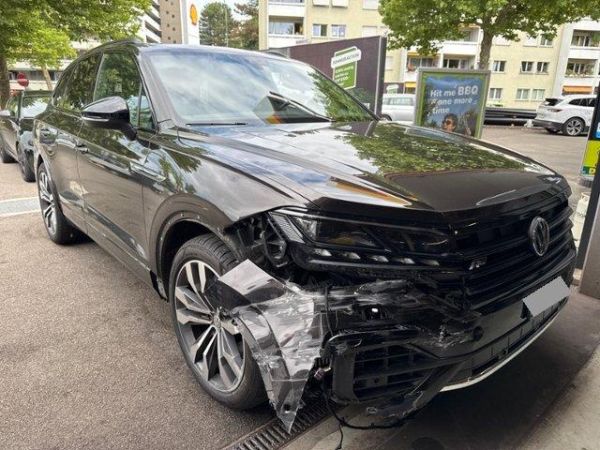 VW 3.0 V6 TSI RLine Touareg [SC]