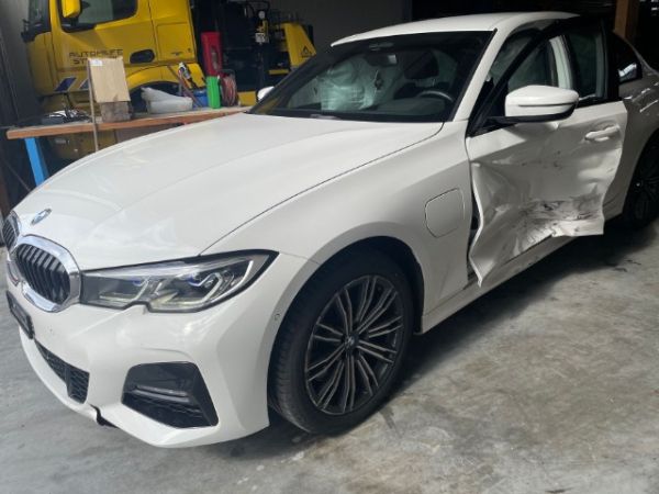 BMW 330e M Sport Baureihe 3 Lim. [SC]