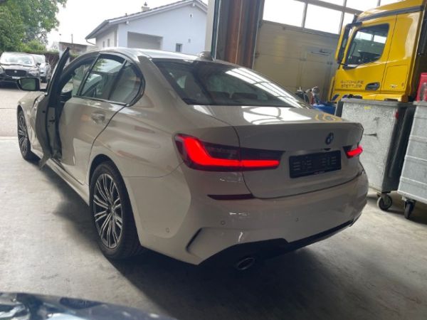 BMW 330e M Sport Baureihe 3 Lim. [SC]