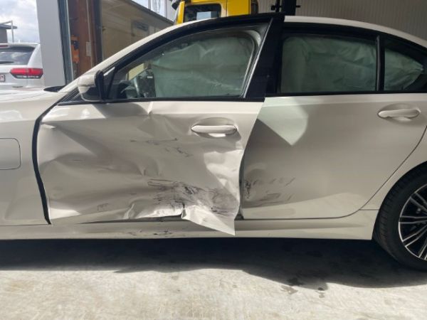BMW 330e M Sport Baureihe 3 Lim. [SC]