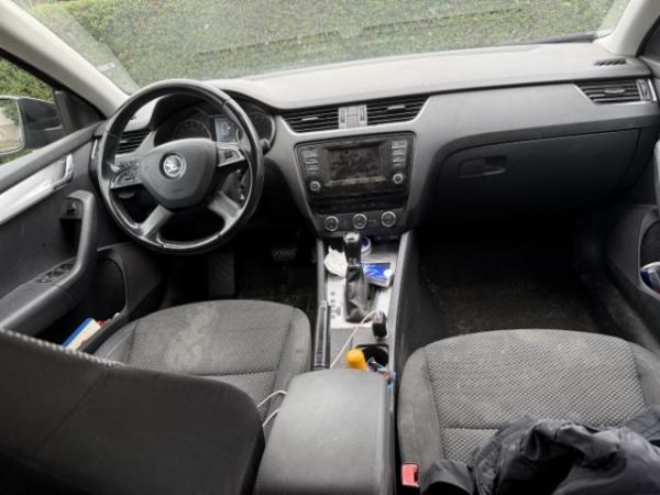 Skoda 2.0 TDI 150 Ambition DSG Octavia Combi [SC]