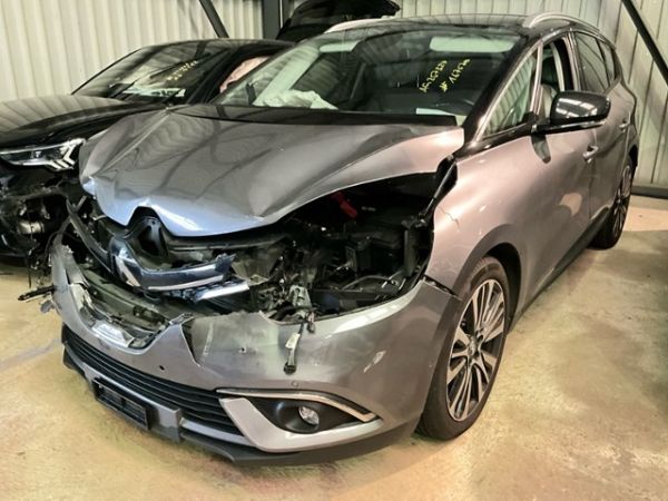 Renault 1.6 dCi Initiale Grand Scénic [SC]