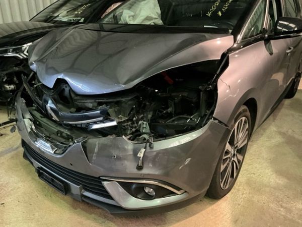Renault 1.6 dCi Initiale Grand Scénic [SC]