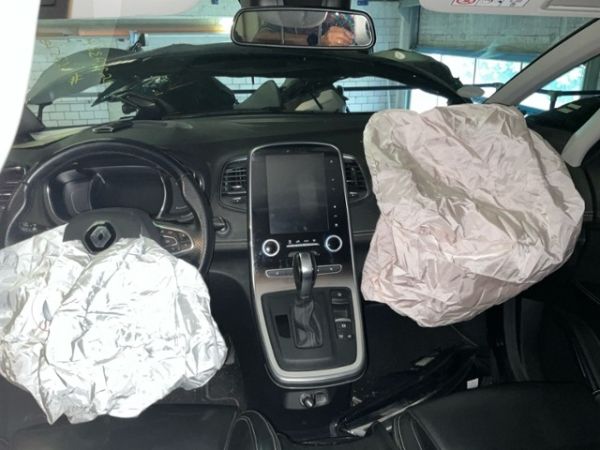 Renault 1.6 dCi Initiale Grand Scénic [SC]