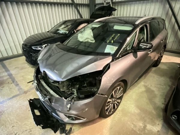 Renault 1.6 dCi Initiale Grand Scénic [SC]