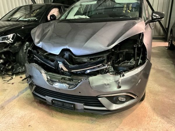 Renault 1.6 dCi Initiale Grand Scénic [SC]