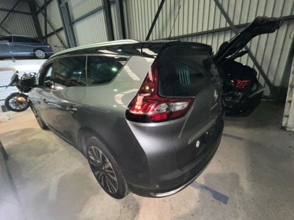 Renault 1.6 dCi Initiale Grand Scénic [SC]