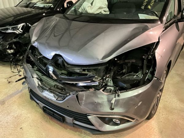 Renault 1.6 dCi Initiale Grand Scénic [SC]