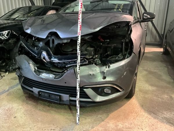 Renault 1.6 dCi Initiale Grand Scénic [SC]