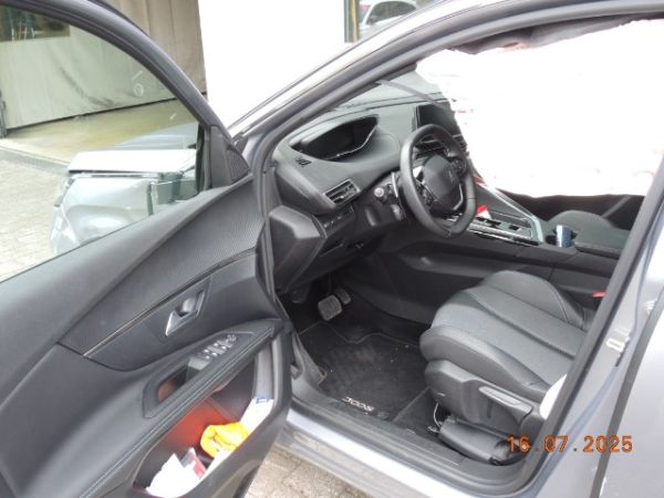 Peugeot 1.2 PT Allure Pack EAT8 3008 [SC]