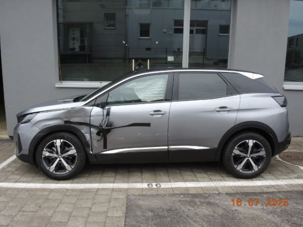 Peugeot 1.2 PT Allure Pack EAT8 3008 [SC]
