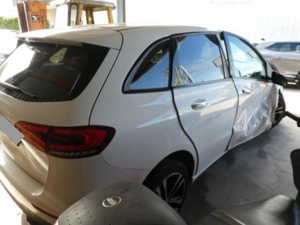 MercedesBenz B 200 Progressive BKlasse W247 [SC]