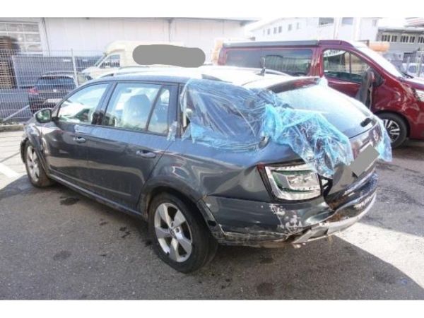 Skoda 2.0 TDI 184 4x4 DSG Octavia Scout [SC]