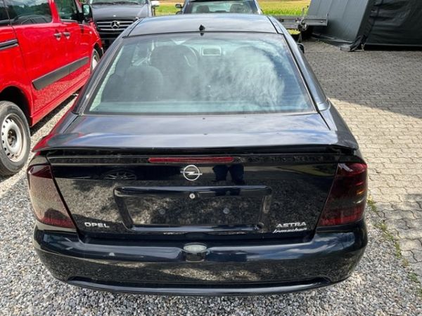 Opel 2.2i 16V Bertone Astra Coupé [SC]