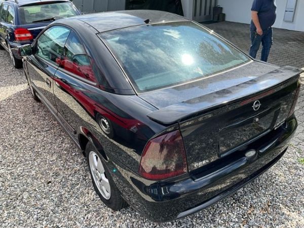 Opel 2.2i 16V Bertone Astra Coupé [SC]
