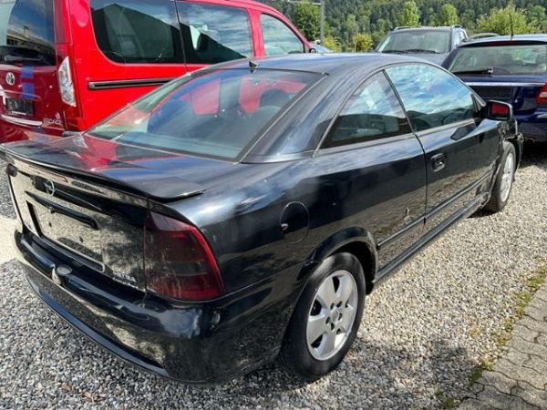 Opel 2.2i 16V Bertone Astra Coupé [SC]