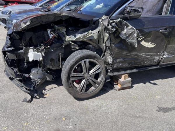 VW 1.5 TSI Sport DSG 4motion TRoc [SC]