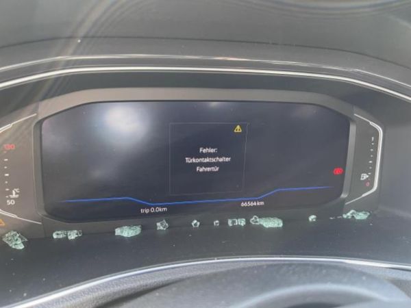 VW 1.5 TSI Sport DSG 4motion TRoc [SC]