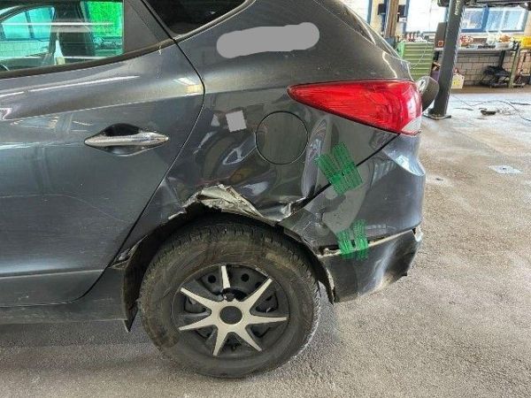 Hyundai 2.0 CRDi 184 Premium 4WD ix35 [SC]