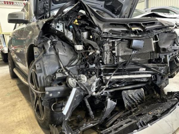 MercedesBenz ML 63 V8 AMG MKlasse W166 [SC]