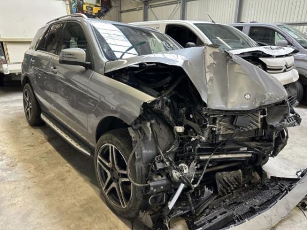 MercedesBenz ML 63 V8 AMG MKlasse W166 [SC]